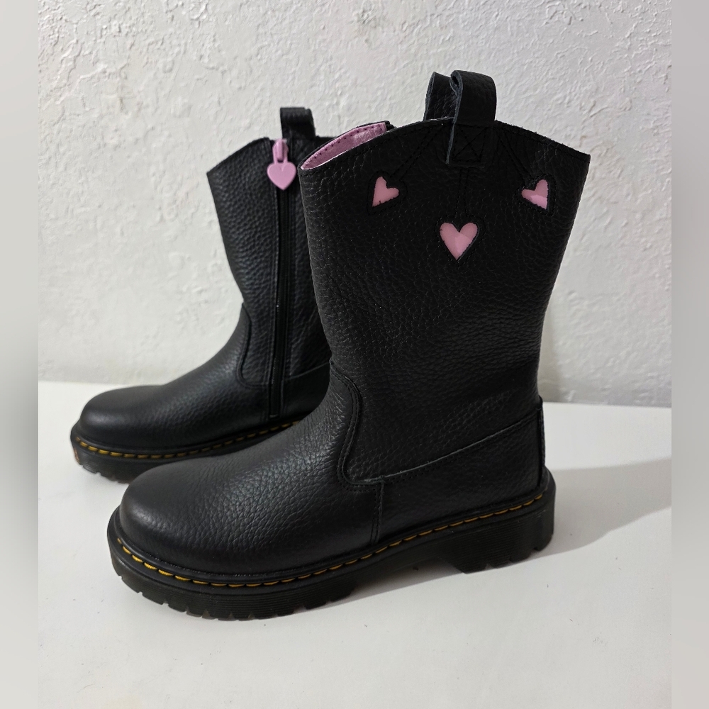 Dr. Doc Martens Bex Girls Pink Heart Black Leather Pull On Boots Youth Size 5